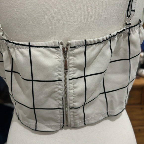 Revamped- Canadian design. Sexy crop top - Picture 4 of 7